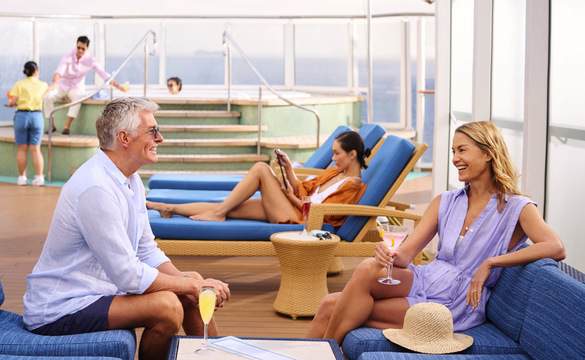 NCL Norwegian Bliss Vibe Beach Club Lifestyle 5 ©Norwegian Cruise Line.jpg